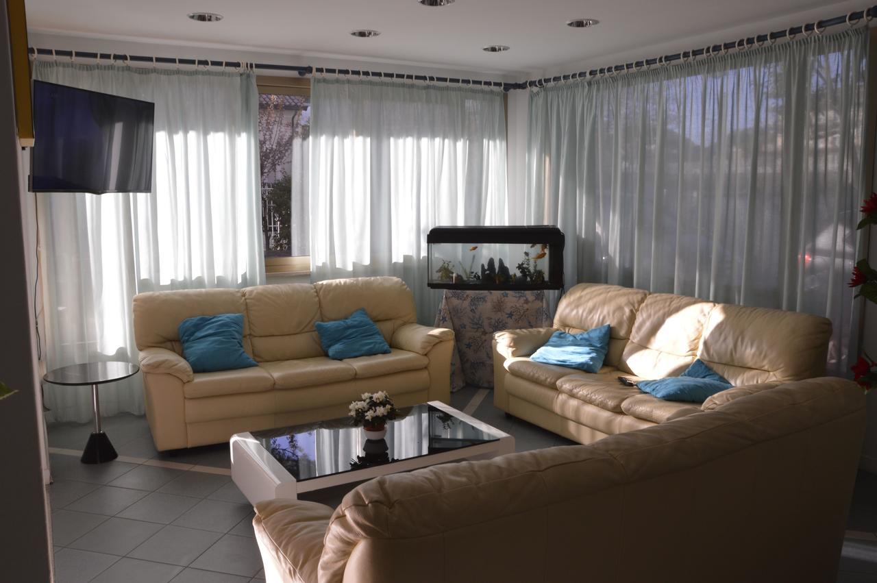 Hotel Fucsia ริชโชเน ภายนอก รูปภาพ