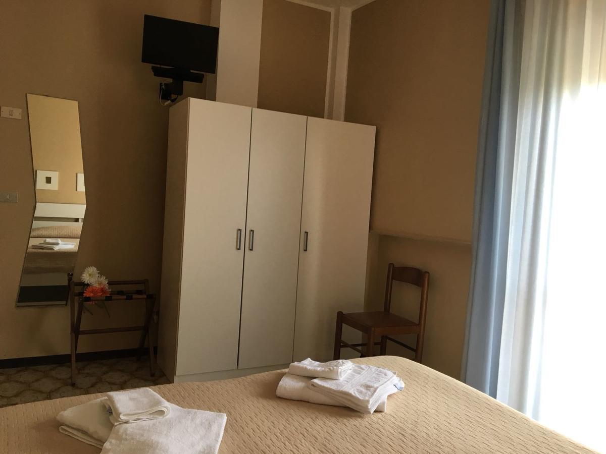 Hotel Fucsia ริชโชเน ภายนอก รูปภาพ