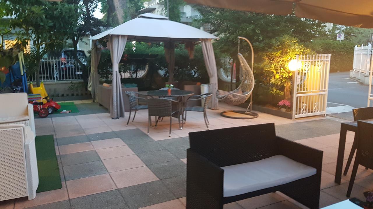Hotel Fucsia ริชโชเน ภายนอก รูปภาพ